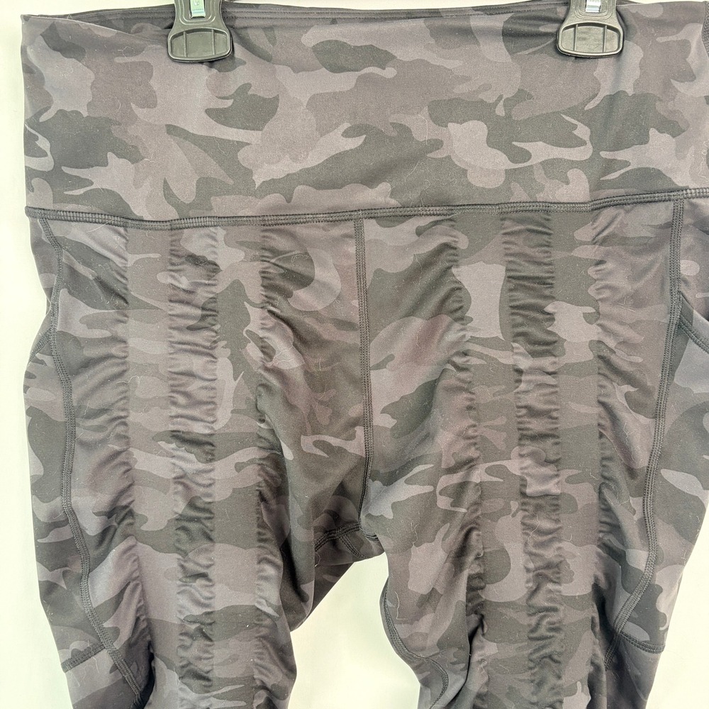 Sweetflexx Ruched Camo Leggings Size 12 Black Gray Excellent
